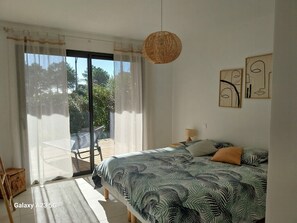 1 bedroom, iron/ironing board, travel crib, WiFi