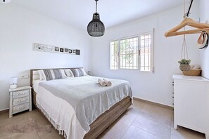 3 室のベッドルーム、WiFi、ベッドシーツ