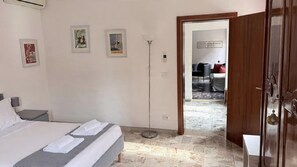 Traditional Apartment | 2 bedrooms, hypo-allergenic bedding, desk, soundproofing - Cà de Sbiess (Venice)