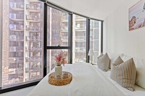 2 habitaciones, tabla de planchar con plancha, wifi y ropa de cama