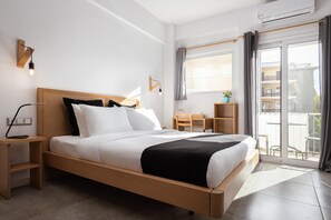 1 soverom, safe på rommet, skrivebord og strykejern/-brett