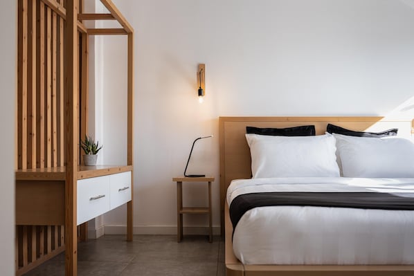 1 bedroom, in-room safe, desk, iron/ironing board