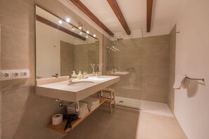 淋浴設備、風筒、提供毛巾