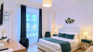 Standard-Doppelzimmer | Schreibtisch, laptopgeeigneter Arbeitsplatz, Verdunkelungsvorhänge