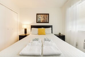 1 habitación, tabla de planchar con plancha, wifi y ropa de cama