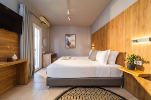 In-room safe, desk, blackout curtains, soundproofing - Skiathos Avaton Garden (Skiathos)