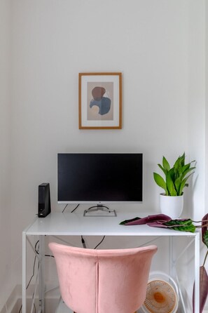 Basic Apartment | Interior - Central & Stylish 1BD Flat - 8mins to Greenwich! (London)