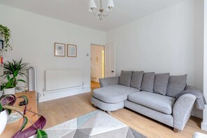 Basic Apartment | Living area | TV - Central & Stylish 1BD Flat - 8mins to Greenwich! (London)