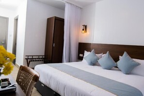 Superior Double or Twin Room | Premium bedding, individually decorated, desk, laptop workspace - SEO Hotel Machakos (Machakos)