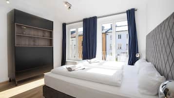 Basic Double Room, 1 Queen Bed, Kitchenette | Free WiFi, bed sheets