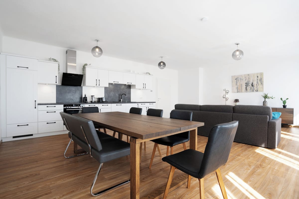 City Condo, 4 Bedrooms, Non Smoking, City View | Living area