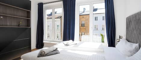 Basic Double Room, 1 Queen Bed, Non Smoking, Kitchenette