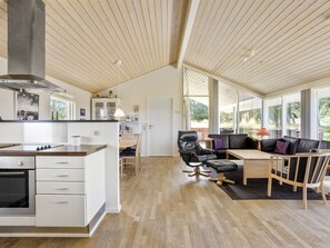 Réfrigérateur, four à micro-ondes, lave-vaisselle