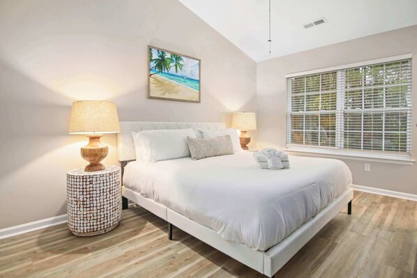 2 chambres, fer et planche à repasser, Wi-Fi, draps fournis