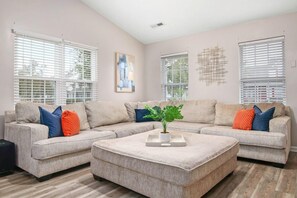 TV - Suite Carolina (Charleston)