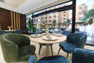 Kahvaltı, öğle yemeği, akşam yemeği sunulur, uluslar arası mutfak 