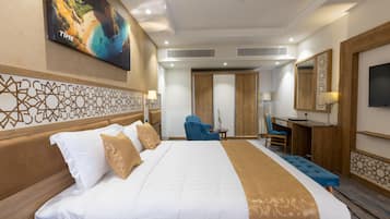 Executive-Suite, 1 Schlafzimmer | Minibar, Zimmersafe, Schreibtisch, Bügeleisen/Bügelbrett