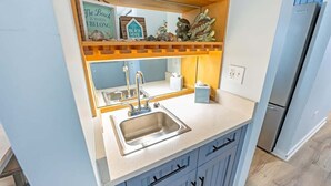 茶具/咖啡用具、冰箱、微波炉、烤面包机