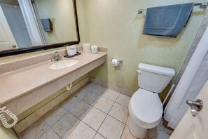 Hårføner og håndklær