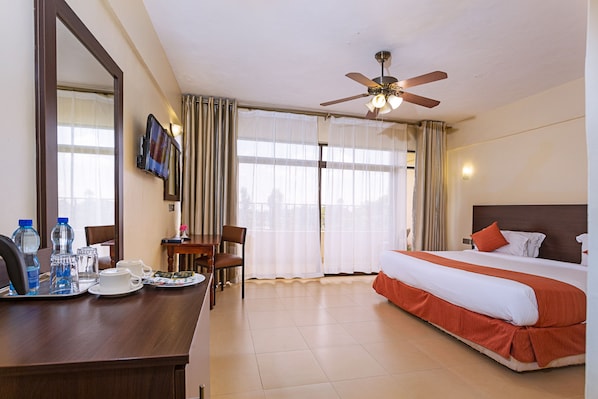Doppia Deluxe, 1 letto queen, balcone, vista giardino | Tende oscuranti, Wi-Fi gratuito