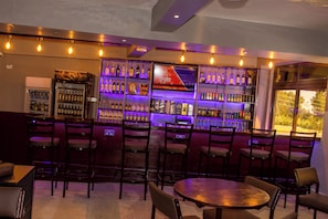 4 bars/lounges - Roswam Hotel (Kerugoya)