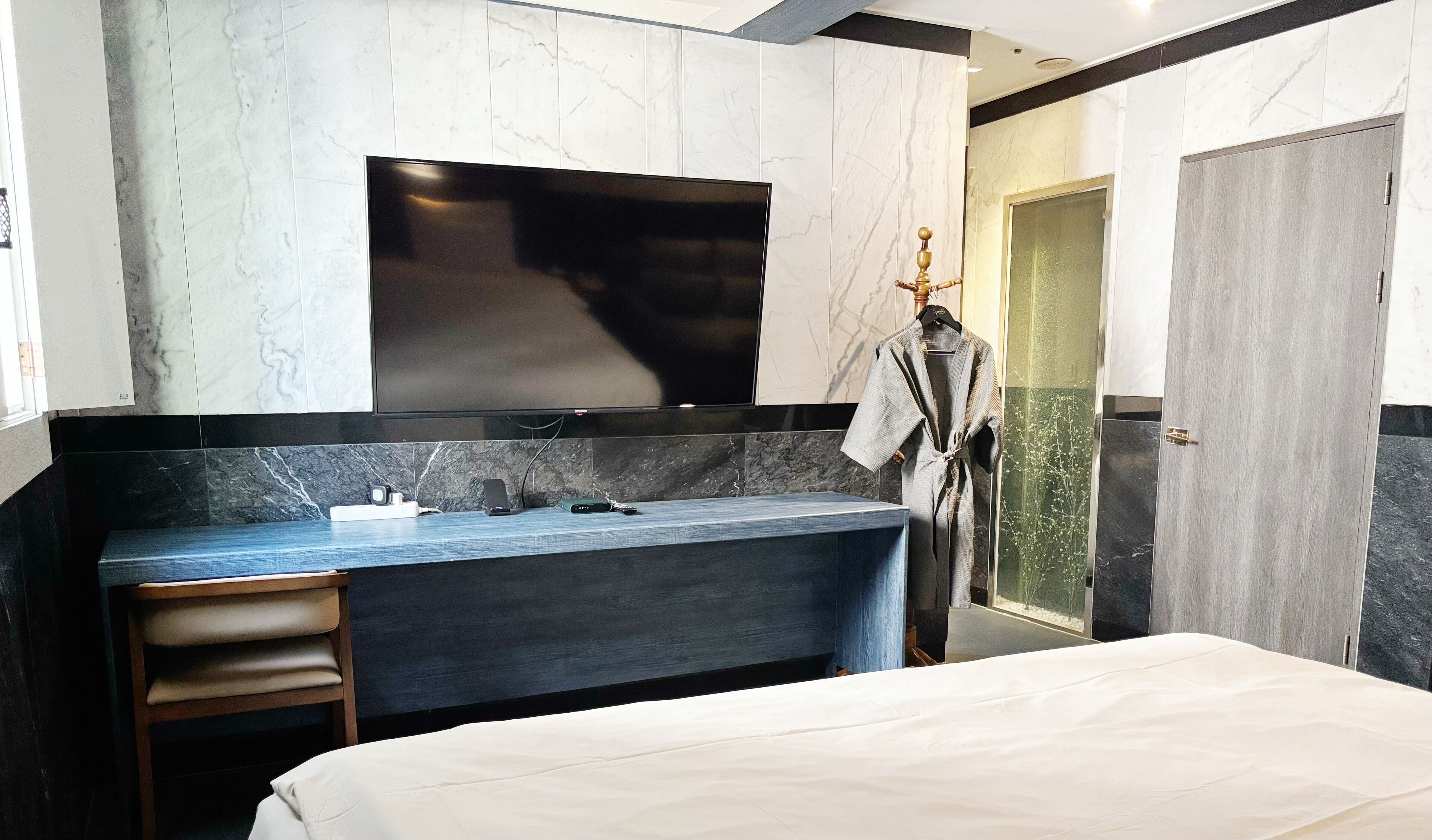 Quarto casal premium | Roupas de cama premium, edredons de pluma, individualmente decorados