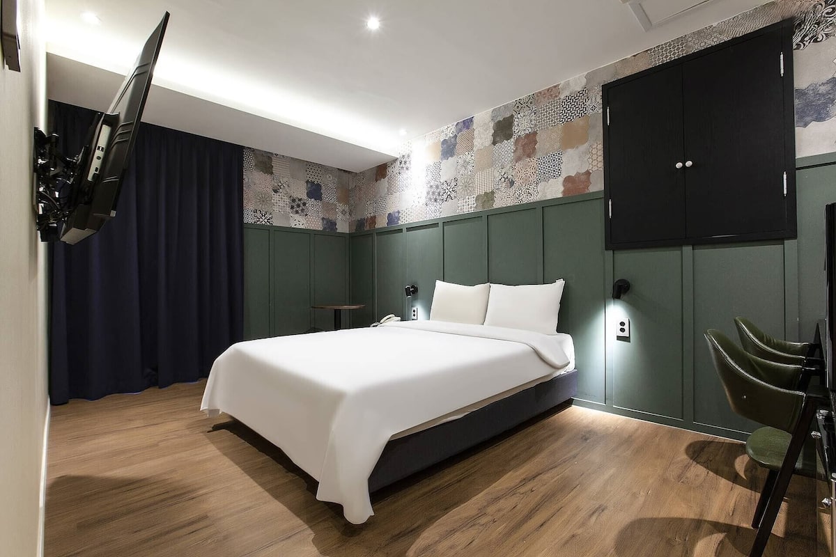 Traditionele tweepersoonskamer | Luxe beddengoed, donzen dekbedden, individueel gedecoreerd