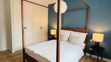 1 bedroom, in-room safe, desk, iron/ironing board