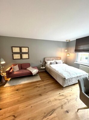 1 habitación, escritorio, tabla de planchar con plancha y wifi gratis 