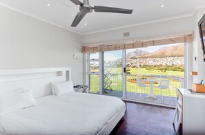 1 chambre, fer et planche à repasser, accès Internet, draps fournis