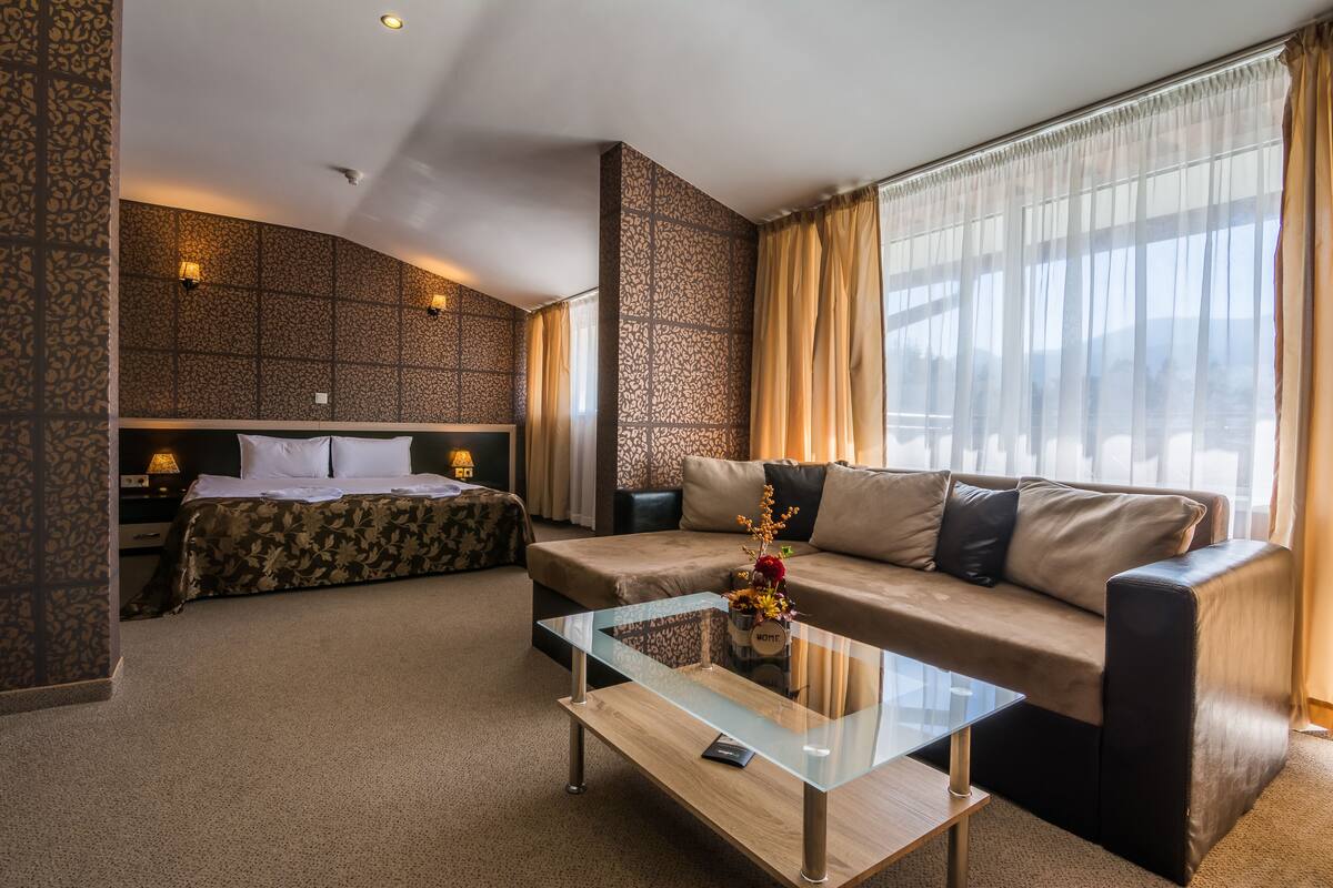 Deluxe Double Room, Balcony, Mountain View | Laptop workspace, iron/ironing board (on request), WiFi (free)
