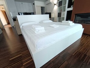 开间 (1 Bedroom) | 1 多间卧室、熨斗/熨衣板、床单