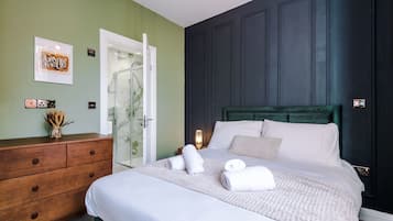 Business Apartment | 2 bedrooms, desk, laptop workspace, soundproofing