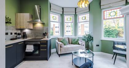 Hilltop Serviced Apartments - Stockport