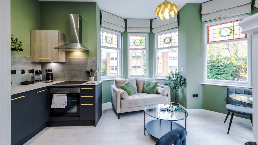 Hilltop Serviced Apartments - Stockport