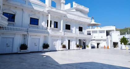 White Palace Hotel & Resort