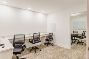 Business center - Loft Penthouse 2 Balcony Arcade 2 Bed Pool and Gym (Wyandotte)