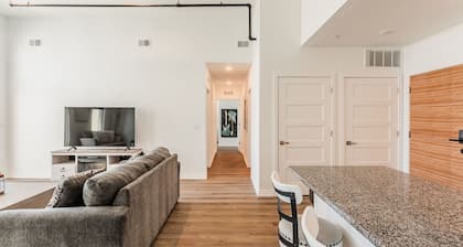 Loft Penthouse 2 Balcony Arcade 2 Bed Pool and Gym