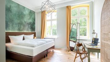 Hypo-allergenic bedding, desk, laptop workspace, free WiFi