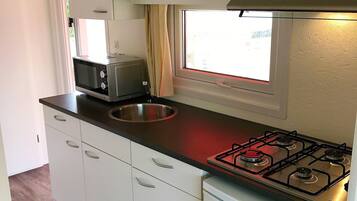Chalet, 2 Bedrooms, Smoking, Balcony | Interior