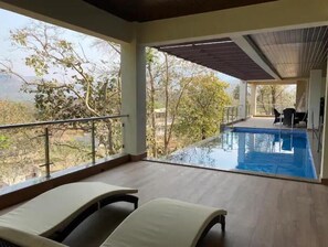 Pool - The Villa Marley ..... Rekindle your spirit (Chavani)