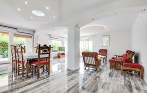 Dining - Cozy home in Sesvete with WiFi (Sesvete)