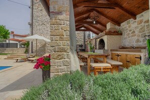 Outdoor dining - Villa Parentium (Istria - Poreč) (Poreč)