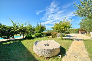 Property grounds - Apartment Mare2 (Istria - Banjole) (Banjole)