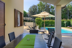 Outdoor dining - Villa Banjole (Istria - Banjole) (Banjole)