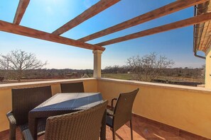 Outdoor dining - Villa Orbanici (Istria - Orbanići) (Orbanići)