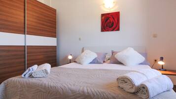 3 عدّة غرف نوم وخدمة الإنترنت