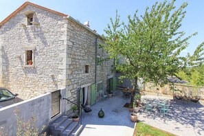 Outdoor dining - Villa KALU (Istria - Mrgani) (Mrgani)