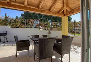 Outdoor dining - Villa Mugeba III (Istria - Mugeba) (Mugeba)