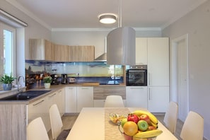 Fridge, microwave, oven, stovetop - Villa Mugeba II (Istria - Mugeba) (Mugeba)